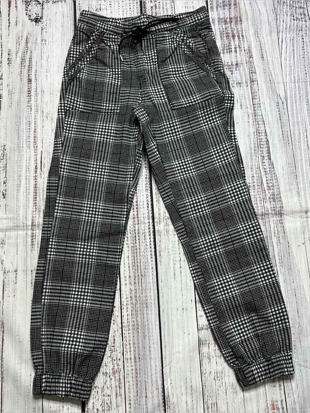 Tinseltown Black and White Houndstooth Jogger Pants
